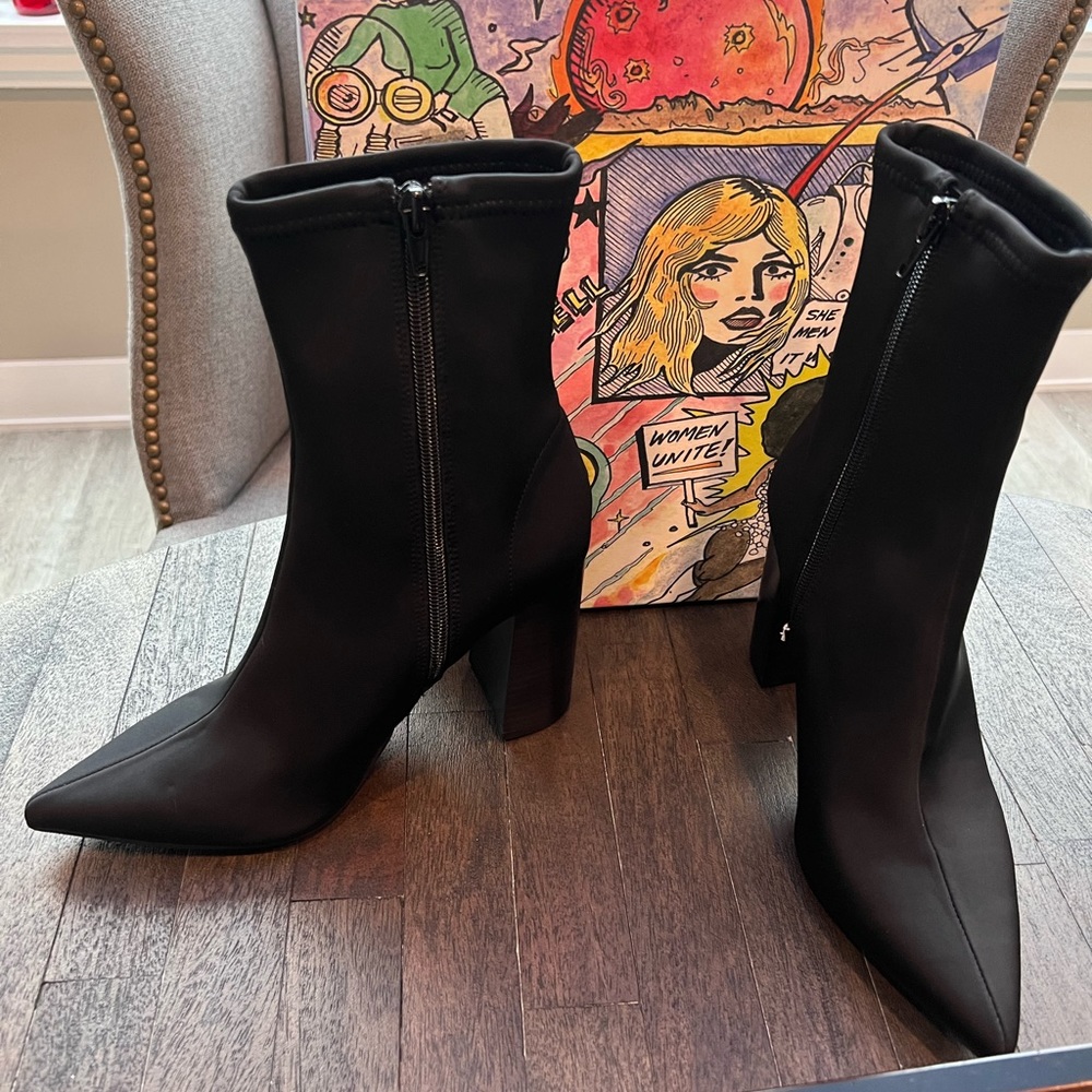 Boots size 7